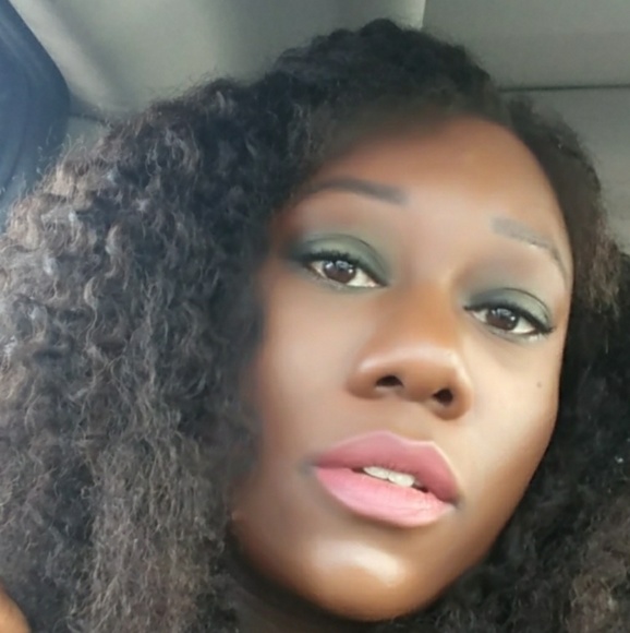 Meet your Posher, Sasha - Picture 3 of 8